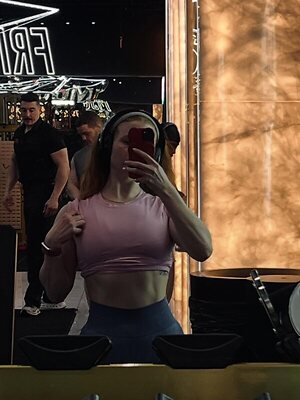 Zoe Tierney leaked photo #57