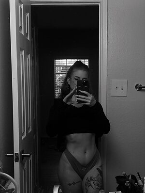 Zoe Tierney leaked photo #90