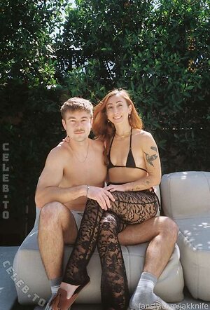 zoebytheriver leaked photo #5