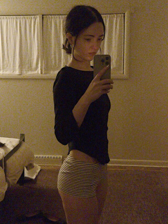 zoeplzshutup leaked photos