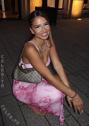 Zoesalg Nude Leaked Photo #11