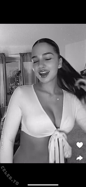 Zoesalg More Nude Photos