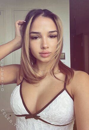 Zoesalg Nude Leaked Photo #63