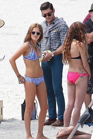Zoey Deutch leaked photo #178