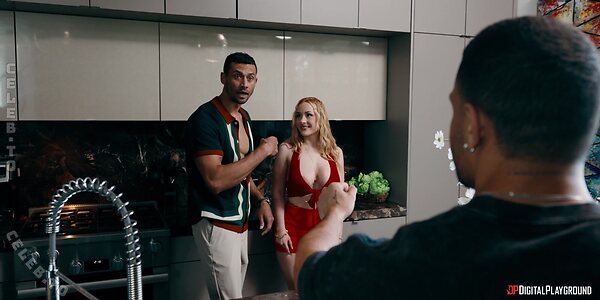 Zoey Uso Nude Leaked Photo #128