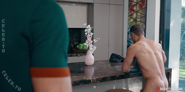 Zoey Uso Nude Leaked Photo #186