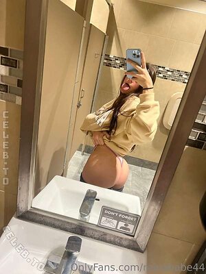 zoeyava photo
