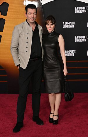 Zooey Deschanel Nude Leaked Photo #13