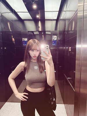 ZSJHZSJH leaked photo #5