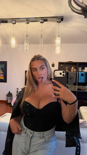 Zuleika Balzano leaked photo #8