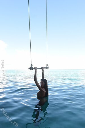 Zuriñe Aspiunza Nude Leaked Photo #6