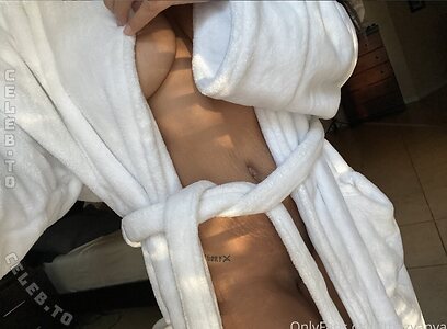Zyanya Nude Leaked Photo #7